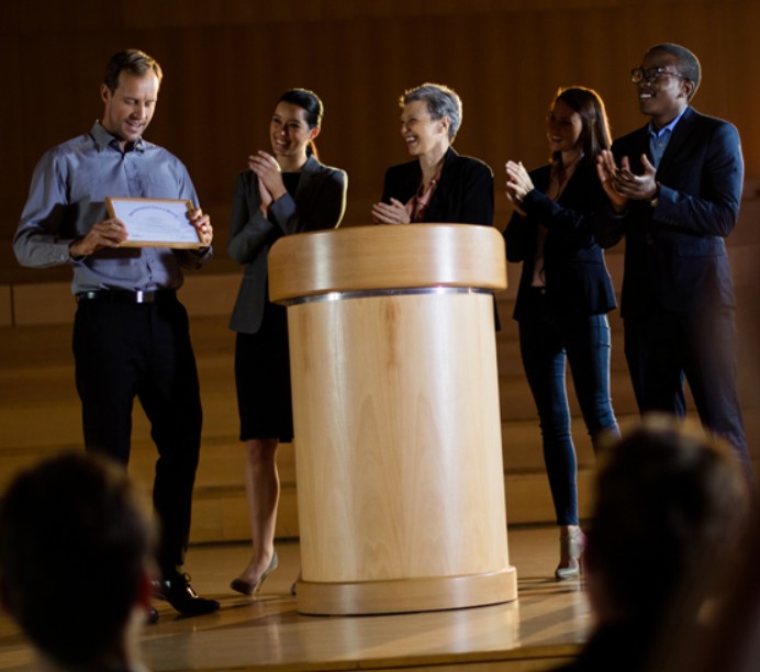 volunteer opportunities for youth Des Moines IA